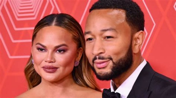 Chrissy Teigen Cradles Her Growing Baby Bump During Brunch Outing With Husband John Legend