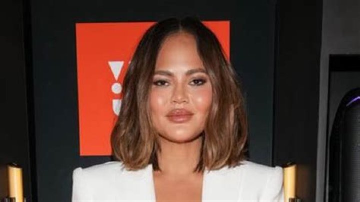 Chrissy Teigen Fires Back After Fan Claims She’s ‘Unrecognizable’ In New Video