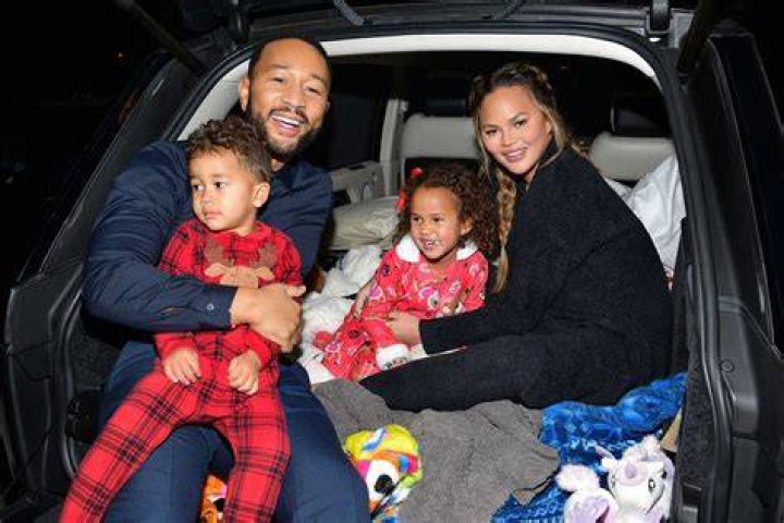 Chrissy Teigen & John Legend’s Kids Do Funny ‘Fried Chicken Dance’ – Hollywood Life