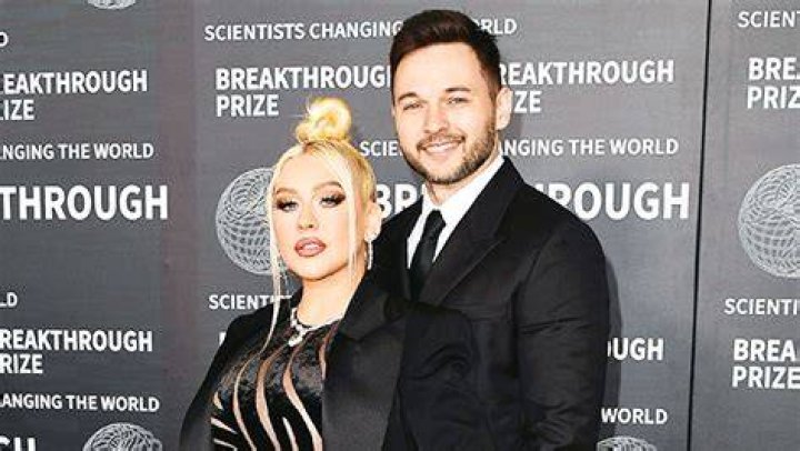 Christina Aguilera & Matthew Rutler Attend Red Carpet: Photos – Hollywood Life