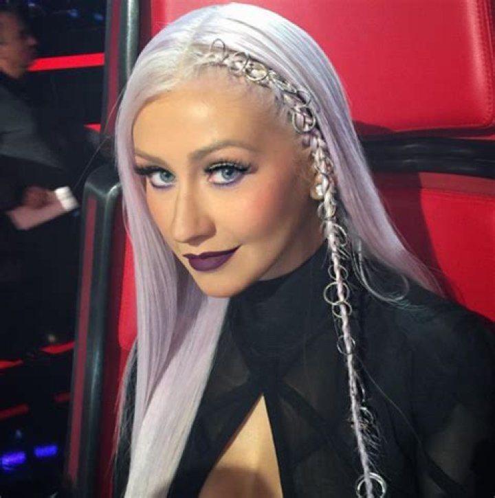 Christina Aguilera’s Purple Makeup On ‘The Voice’ — Rocks All Purple Beauty Look – Hollywood Life