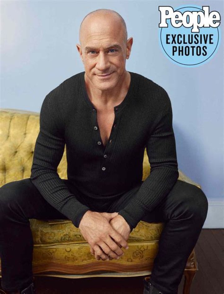Christopher Meloni Admits He Likes To ‘Work Out Naked’ – Hollywood Life