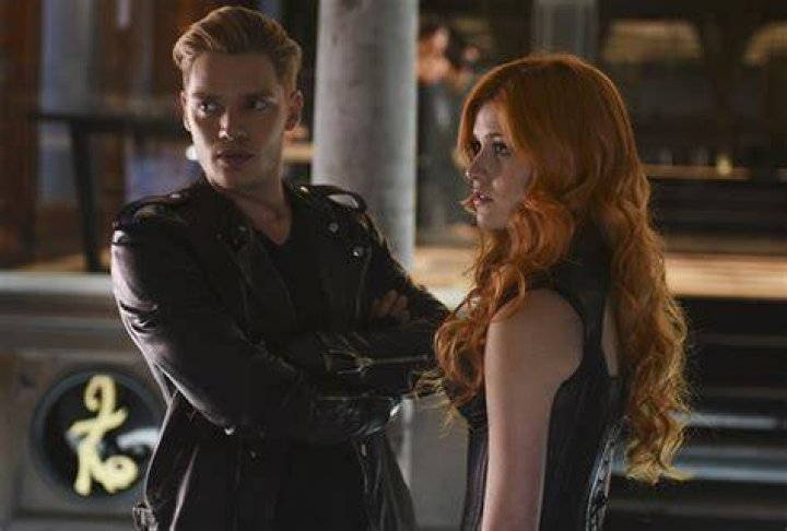 Clary & Jace Meet For The First Time In Epic Preview – Hollywood Life