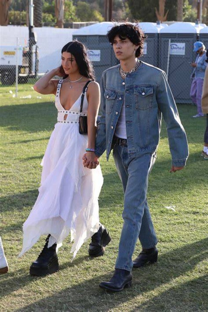 Coachella Photos – Hollywood Life