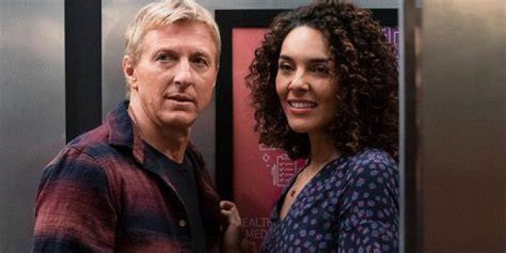 ‘Cobra Kai’ Star On Carmen & Johnny’s Relationship In Season 3 – Hollywood Life