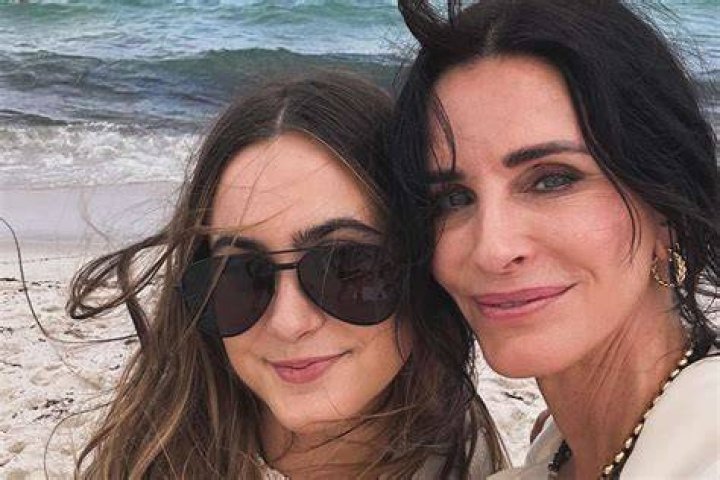 Courteney Cox’s Daughter Coco Models Bikini: Photo – Hollywood Life