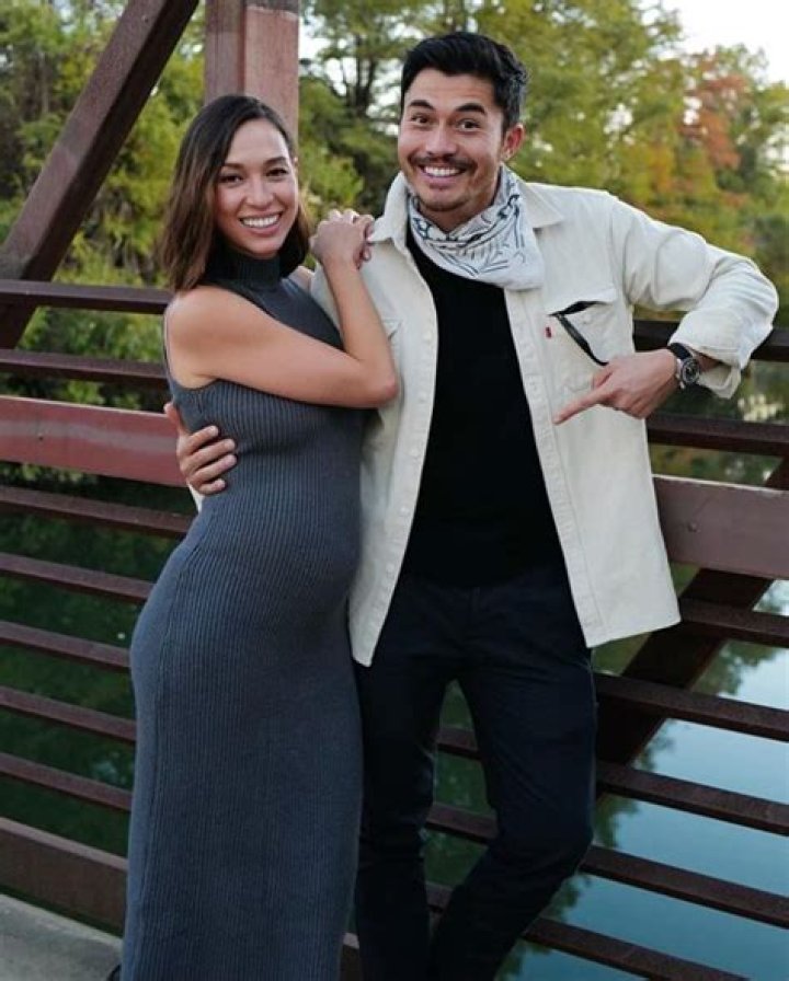 ‘Crazy Rich Asians’ Star Henry Golding & Wife Expecting 1st Child Together — See Baby Bump Pics