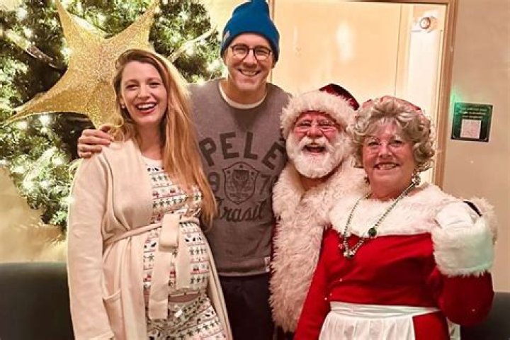Cristiano Ronaldo’s GF Georgina Shows Off Baby Bump In Christmas PJs After Announcing Twins