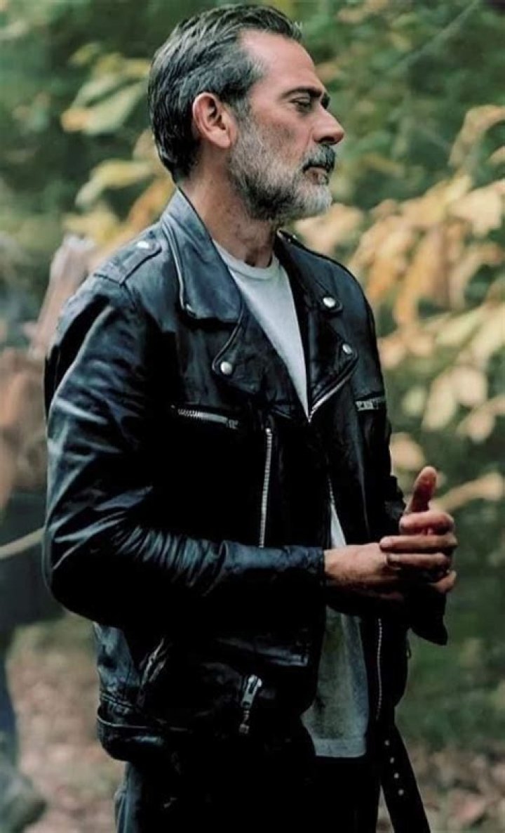 Daryl Escapes In Mid-Season 7 Finale, Episode 8 Recap – Hollywood Life