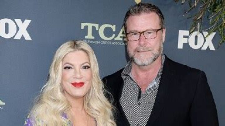 Dean McDermott Kisess New GF After Tori Spelling Debuts New Romance – Hollywood Life