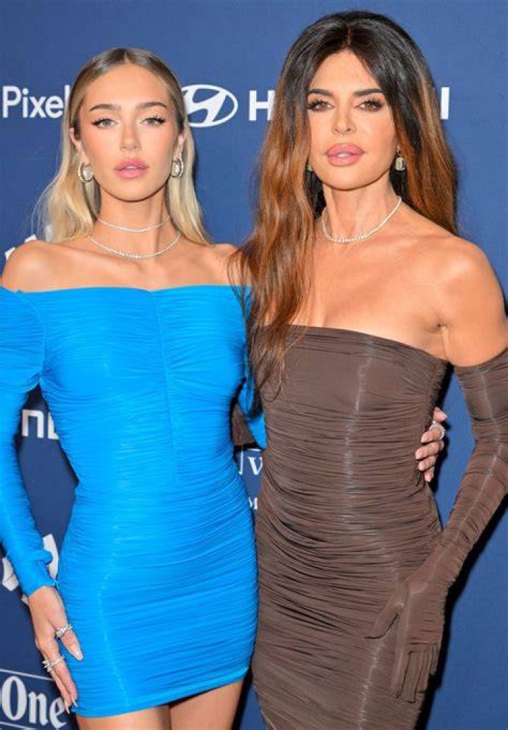 Delilah Belle Hamlin Dehydrated In Bikini, Lisa Rinna Says Drink Water – Hollywood Life