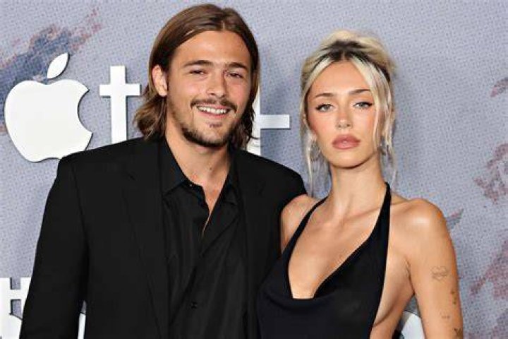 Delilah Hamlin Returns To ‘Regular Programming’ With Bikini Selfie After Hospitalization