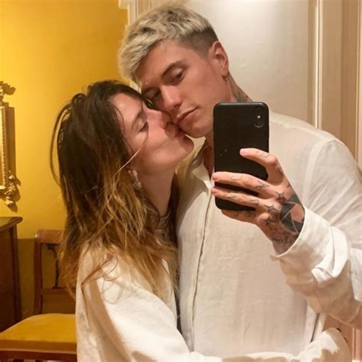 Demi Lovato Spotted Hanging Out With Bella Thorne’s Ex Mod Sun After Max Ehrich Split — Pic
