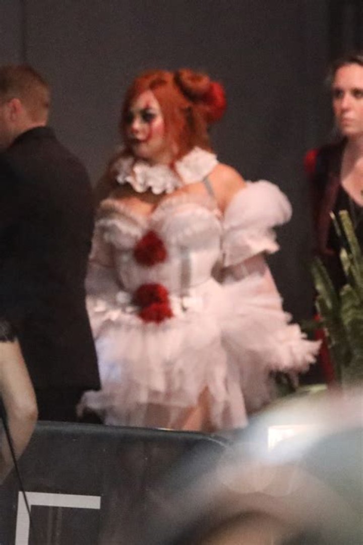 Demi Lovato Wears Pennywise Costume For Halloween – Hollywood Life
