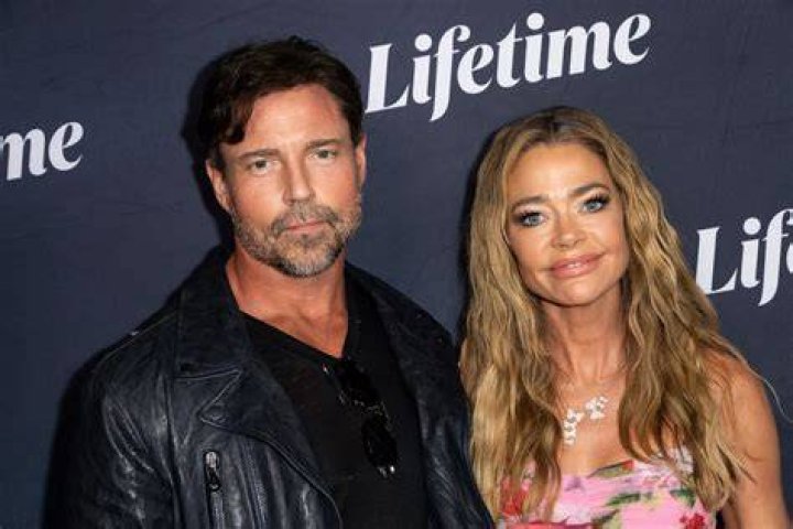 Denise Richards Bugs Out Over Threesome Talk — Recap – Hollywood Life