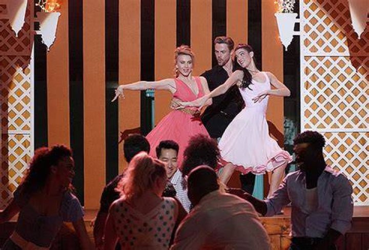 Derek Hough & Charli D’Amelio Recreate ‘Dirty Dancing’ Lift: Photos – Hollywood Life