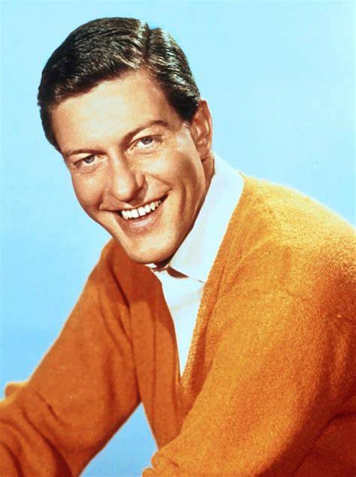 Dick Van Dyke: Photos – Hollywood Life
