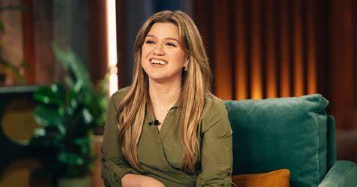 Did She Talk About Him On ‘TRL’? – Hollywood Life