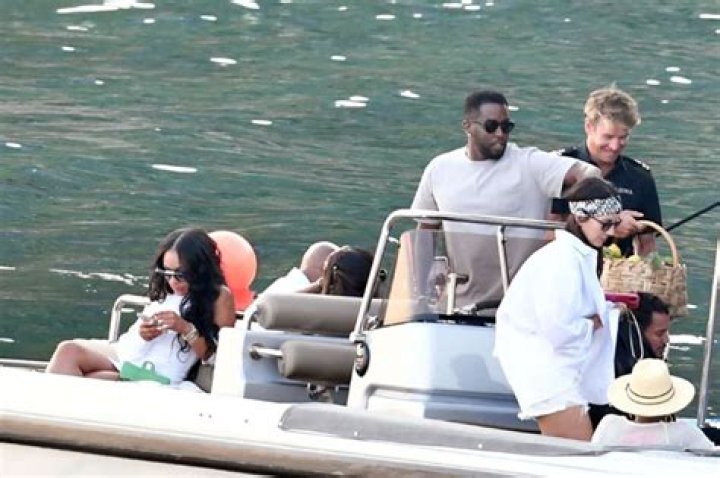 Diddy & Joie Chavis Kiss On A Yacht In Italy: Photos – Hollywood Life