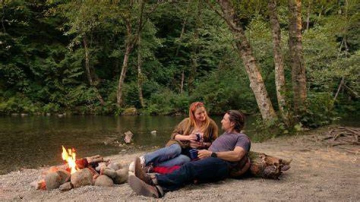 Does Mel Lose Her Baby In ‘Virgin River’ Season 5? All About Part 1 – Hollywood Life