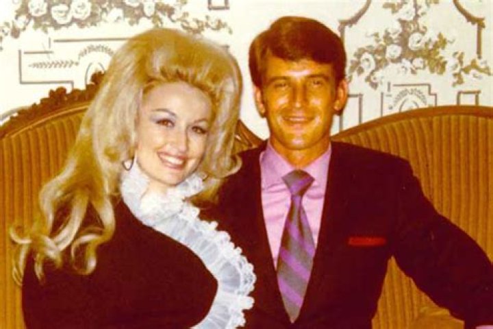 Dolly Parton Reveals How Her Husband Carl Dean Reacted to Her Sexy Cowboys Outfit