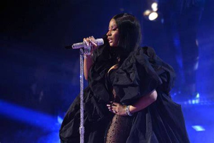 Don’t Be Like Nicki Minaj At VMAs – Hollywood Life
