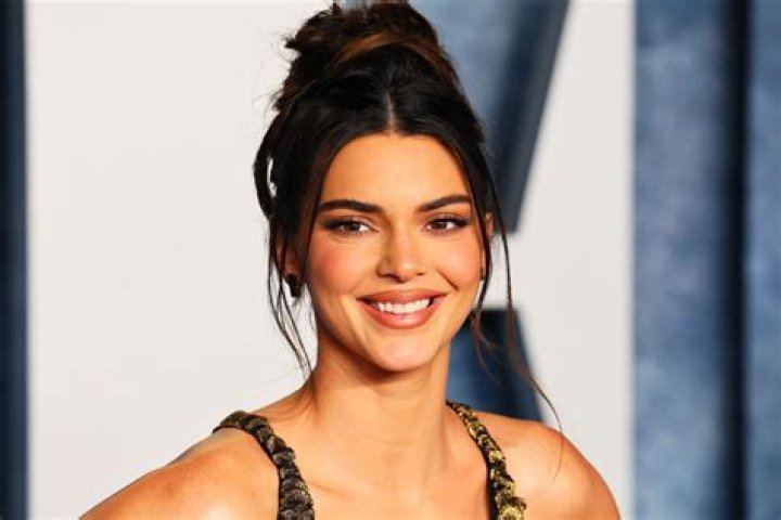 Don’t Fall In Love With Kendall Jenner – Hollywood Life