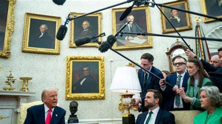 Donald Trump Mocked For Abruptly Leaving Oval Office After Dan Gable’s Grandkids Lay All Over Floor