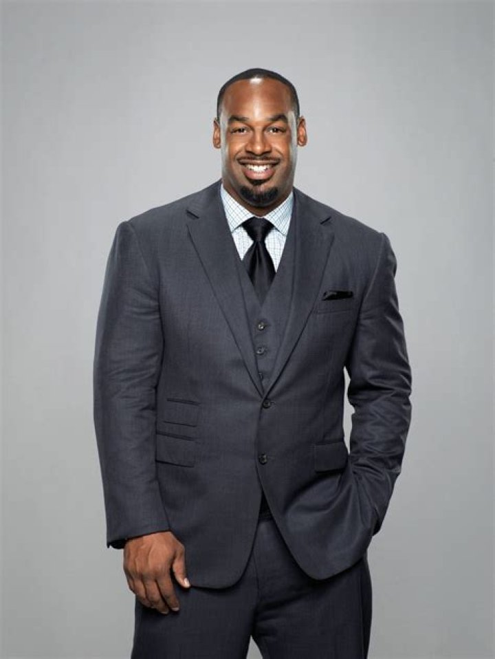 Donovan McNabb Celebrity Profile – Hollywood Life