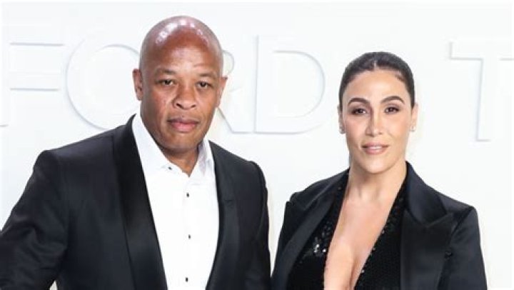 Dr. Dre Poses With ‘Divorced’ Balloons After Nicole Young Legal Battle – Hollywood Life