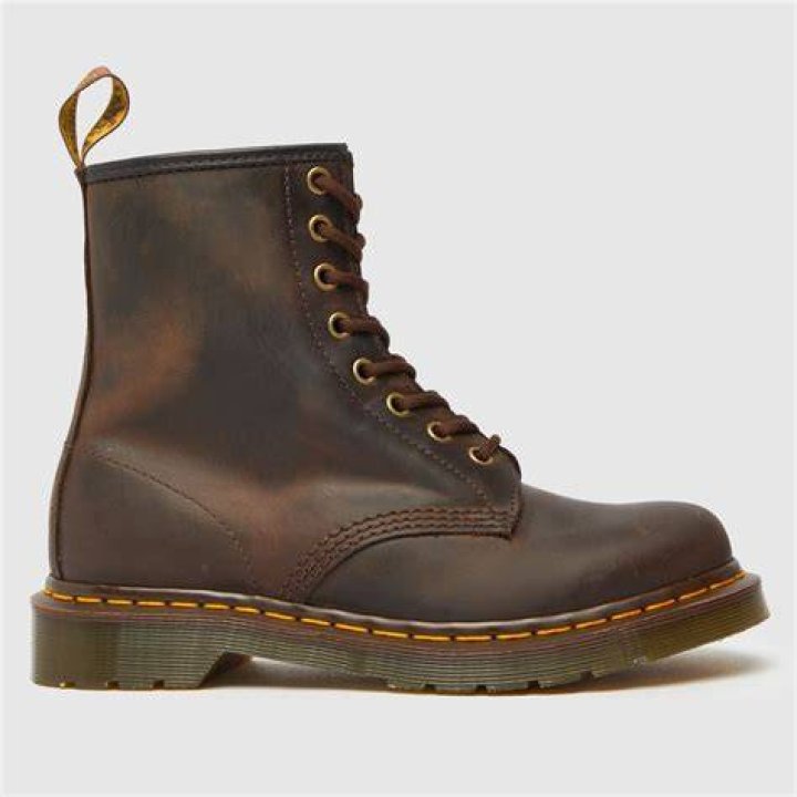 Dr. Marten’s Drop to the Lowest Price of The Year on Amazon (Up to 40% Off) – Hollywood Life