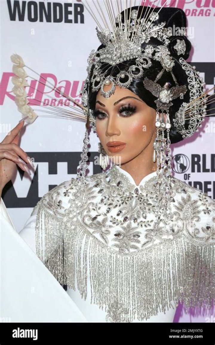 ‘Drag Race’ Alum Plastique Tiara Reveals Why RuPaul Is Her Icon – Hollywood Life