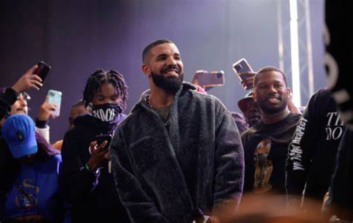 Drake Fans Freak Out After He’s Spotted In The Studio With Nicki Minaj — See Photos
