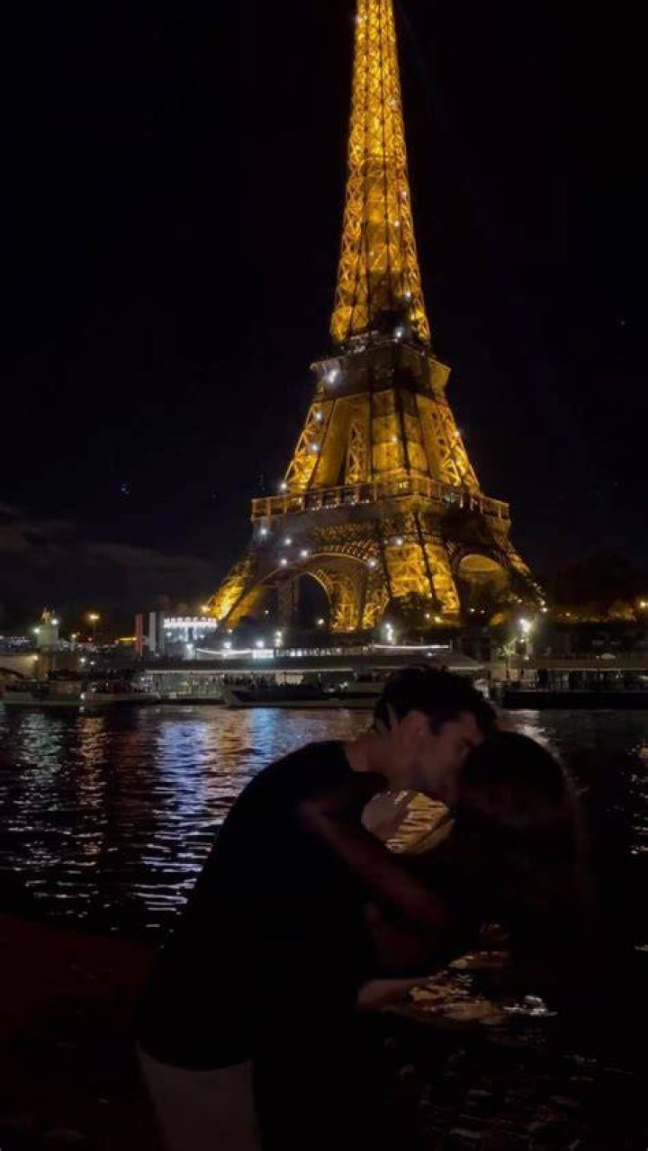 Drake & Rihanna Cozy Up During Romantic Paris Date Night