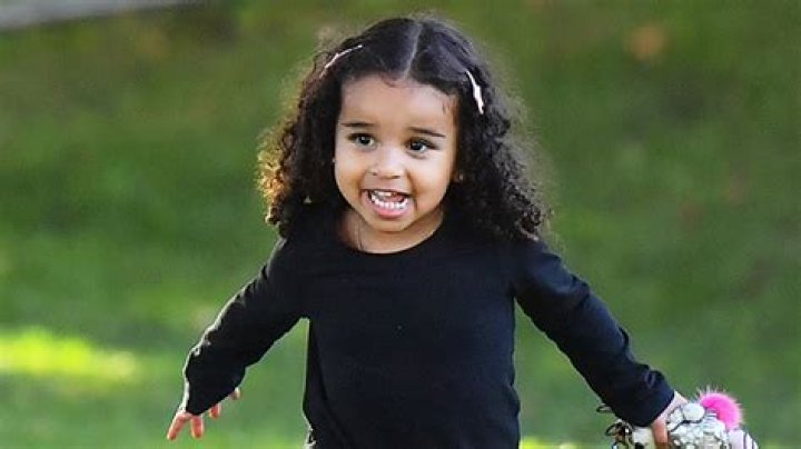 Dream Kardashian Makes Cheeky Faces As Dad Rob ‘Lols’ In Sweet Pics – Hollywood Life