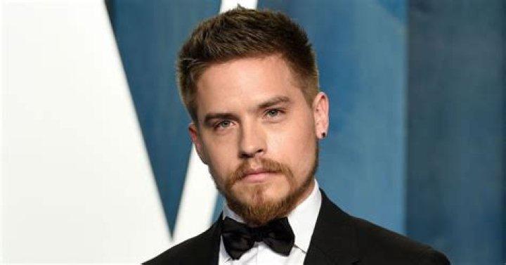 Dylan Sprouse Shows Off ‘Meat Head’ Body Transformation – Hollywood Life
