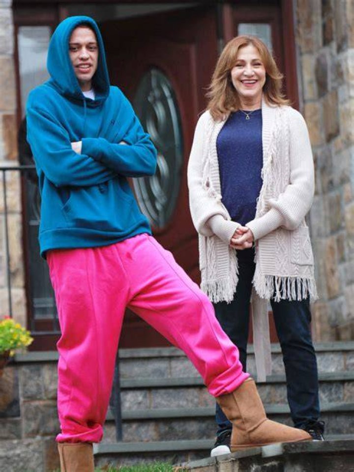 Edie Falco Calls Pete Davidson ‘Charming’ On ‘The View’ – Hollywood Life