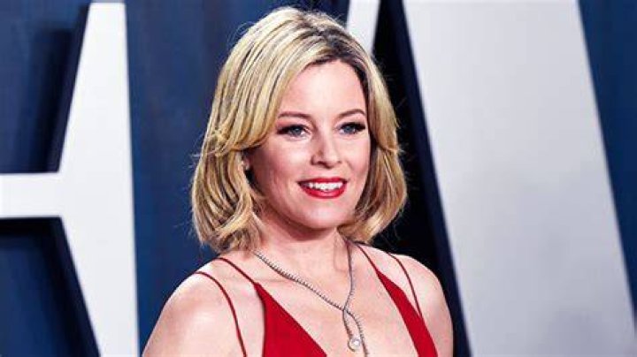 Elizabeth Banks’ Cherry Bikini On Greece Vacation: Video – Hollywood Life
