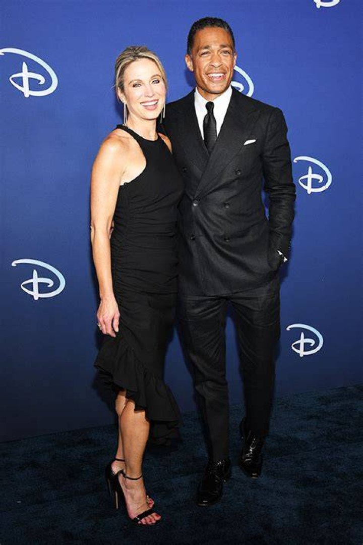 Elizabeth Shue Reveals How Andrew Shue Doing After Amy Robach Divorce – Hollywood Life