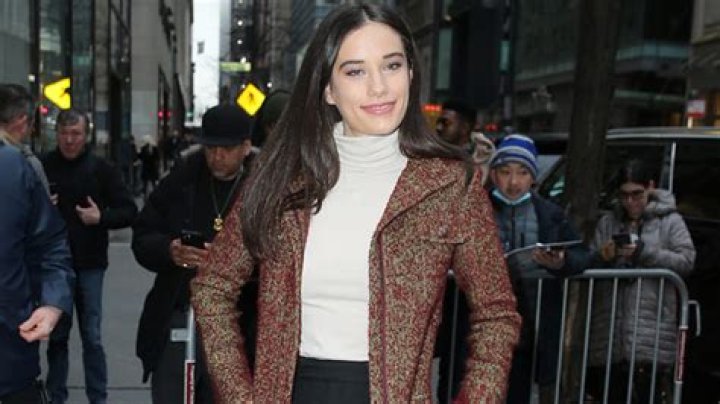 Ella Travolta’s Black Pants & White Top In NYC: Photos – Hollywood Life
