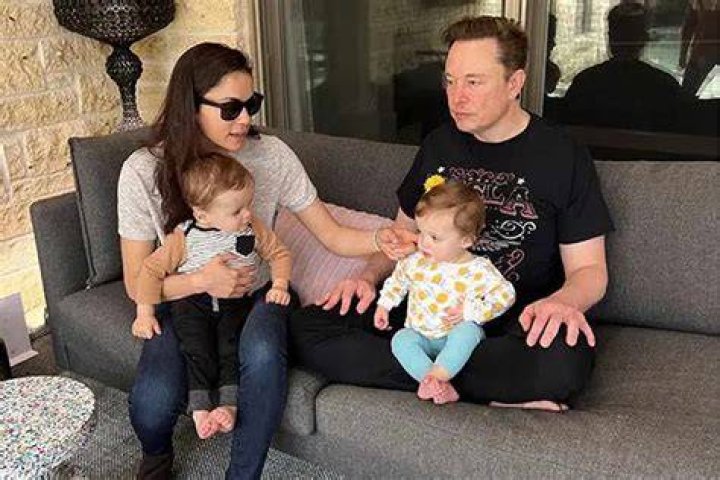 Elon Musk & Grimes Pose With Their Baby Son In Rare Family Pic – Hollywood Life