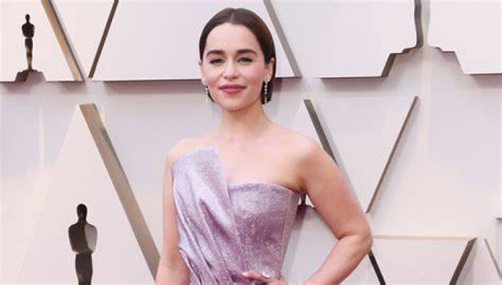 Emilia Clarke’s Dress At Oscars 2019 & Brown Hair Makeover – Hollywood Life