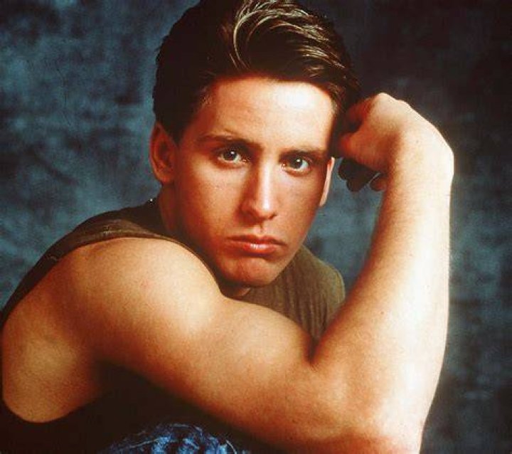 Emilio Estevez: Photos – Hollywood Life