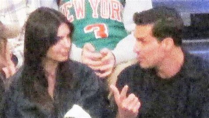 Emily Ratajkowski Chats Up Mystery Man At Knicks Game After Eric Andre Date