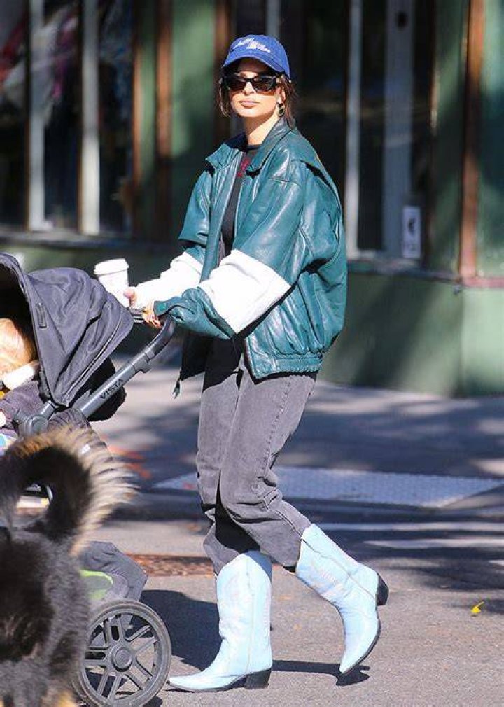 Emily Ratajkowski Pushes Son Sylvester In Stroller During NYC Outing – Hollywood Life