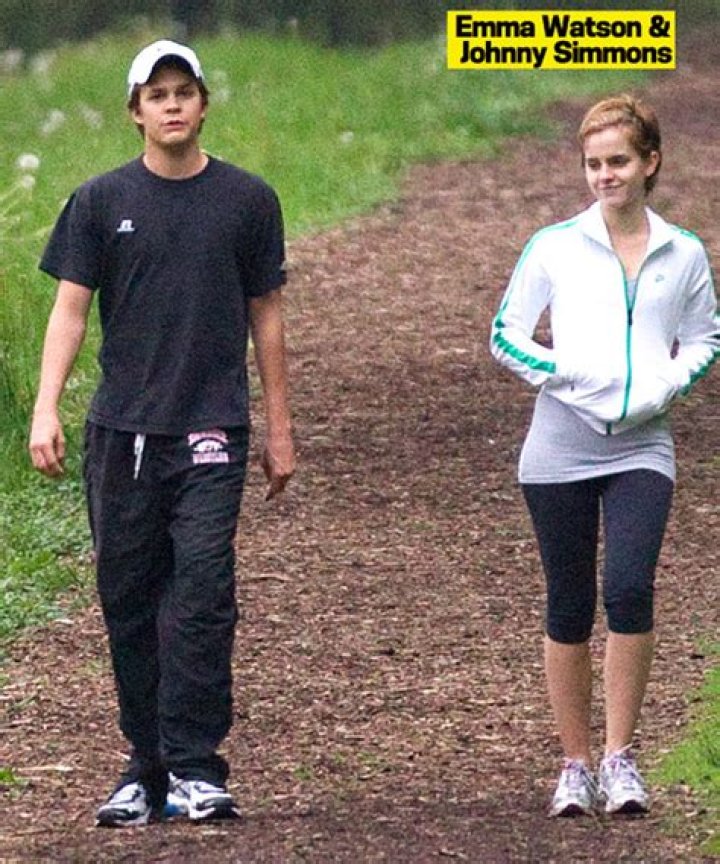Emma Watson Likes Kind & Well-Mannered Guys — Like Johnny Simmons!? – Hollywood Life