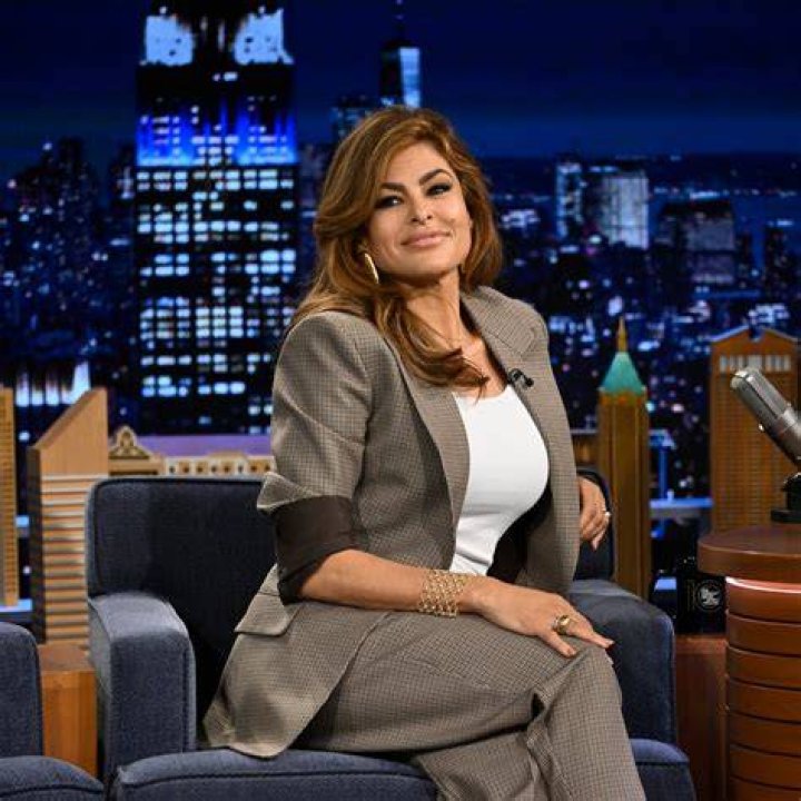 Eva Mendes Responds To Troll Who Accuses Her Of Having ‘Work Done’ – Hollywood Life