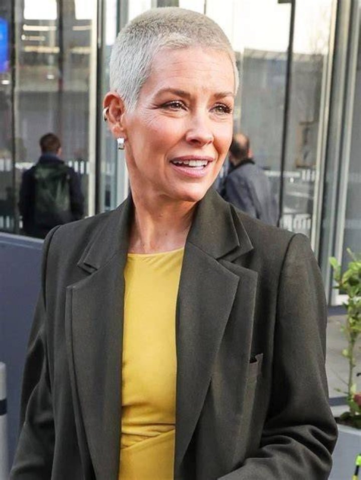 Evangeline Lilly’s Shaved Head Hair Makeover: Photos – Hollywood Life