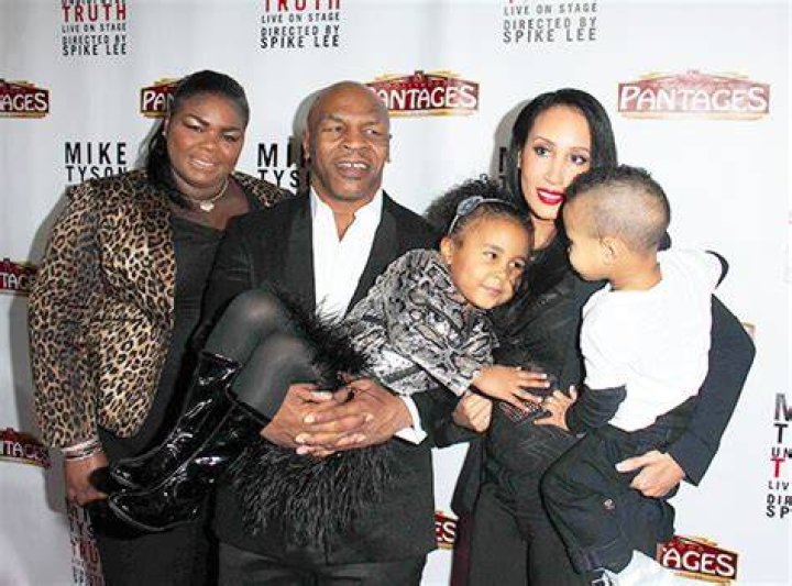 Everything About The NFL Star’s 7 Children – Hollywood Life