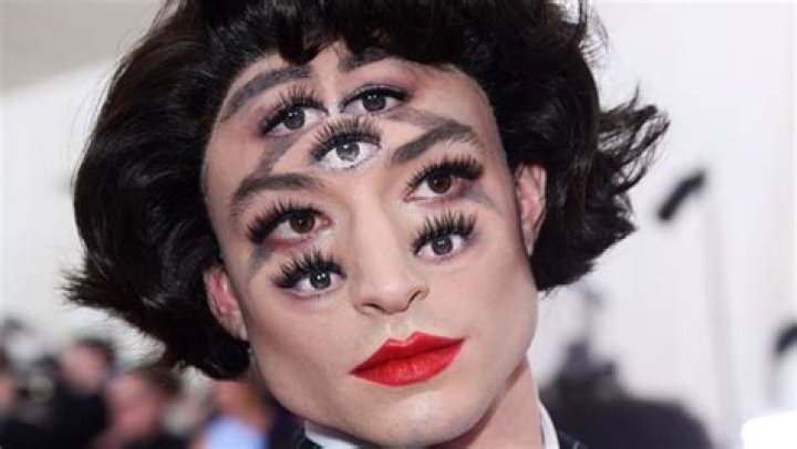 Ezra Miller’s Outfit & Eyes Makeup At Met Gala 2019 — Photos – Hollywood Life